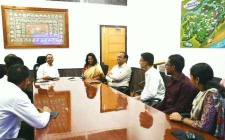 Probationers meet Chief Secretary Pradeep Jena