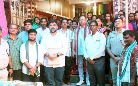 Chief Secretary Pradeep Jena visits Biraja Handloom Producer Company Ltd. of Jajpur