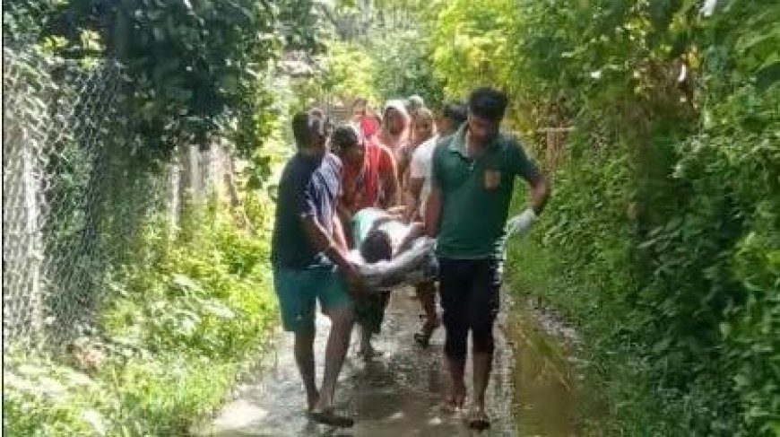 108 AMBULANCE CREW CARRIED CANCER PATIENT FOR 1 KM ON STRETCHER