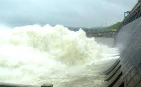 EIGHT MORE GATES OF HIRAKUD DAM CLOSED