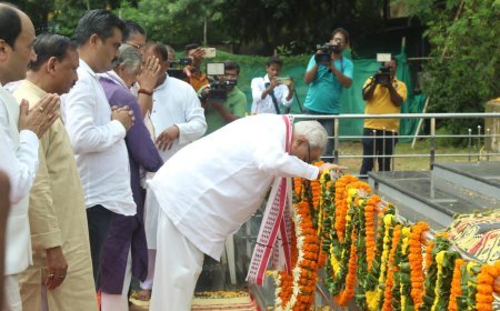 ଅଗଷ୍ଟକ୍ରାନ୍ତିରେ ସ୍ବାଧୀନତାର ଅମର ଶହୀଦଙ୍କୁ ଶ୍ରଦ୍ଧାଞ୍ଜଳି