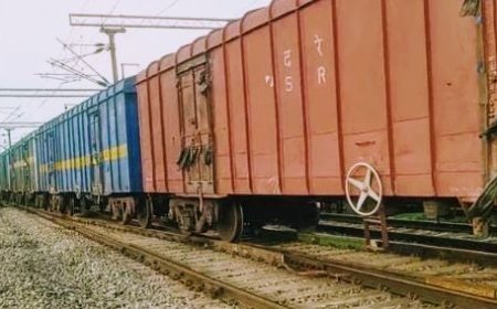 30 BOGIES GET DETACHED FROM GOODS TRAIN IN BHADRAK