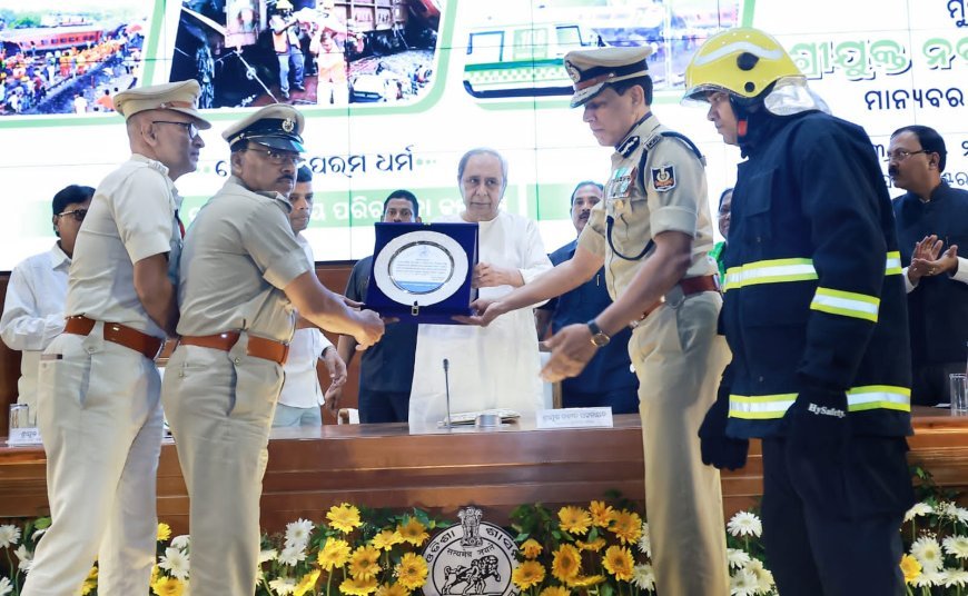 ODISHA FIRE SERVICES PERSONNEL FELICITATED BY CM NAVEEN PATNAIK FOR THEIR SUPPORT DURING BAHANAGA TRAIN TRAGEDY