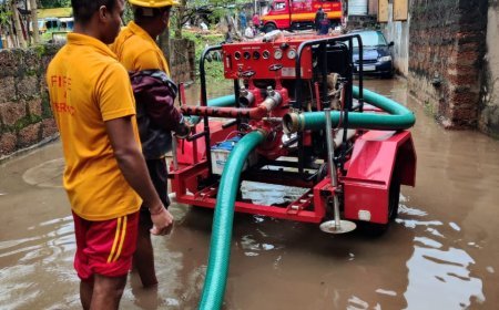 HEAVY RAINFALL PARALYSES NORMAL LIFE IN BHUBANESWAR & CUTTACK