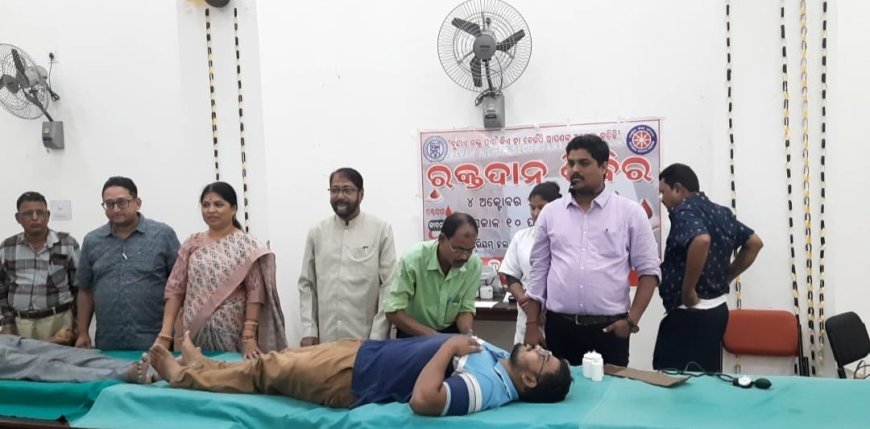 ରେଭେନ୍ସା ଉଚ୍ଚ ମାଧ୍ୟମିକ ବିଦ୍ୟାଳୟର ପ୍ରେକ୍ଷାଳୟରେ ରକ୍ତଦାନ ଶିବିର ଅନୁଷ୍ଠିତ; ସଂଗ୍ରହ ହେଲା ୫୦ ୟୁନିଟ୍ ରକ୍ତ