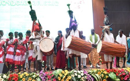 3000 TRIBAL ARTISTS GIVEN CLOTHES, MUSICAL INSTRUMENTS AND ORNAMENTS ON JANJATIYA GAURAV DIVAS