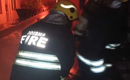 FIRE BREAKS OUT AT SREERAGAM EXPORT OFFICE, 6 RESCUED