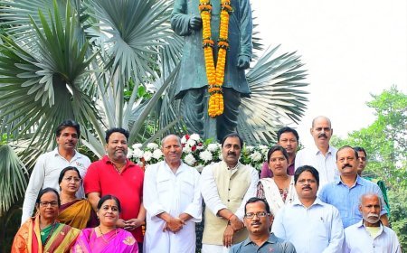 ଜନଗଣର ନେତା ବିରେନ ମିତ୍ରଙ୍କ ରାଜ୍ୟସ୍ତରୀୟ ଜୟନ୍ତୀ ପାଳନ ଅବସରରେ ପ୍ରତିମୂର୍ତ୍ତିରେ ମାଲ୍ୟାର୍ପଣ