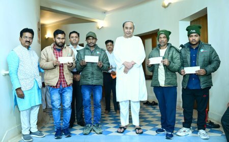 ମୁଖ୍ୟମନ୍ତ୍ରୀଙ୍କୁ ଭେଟିଲେ ୪ ଓଡ଼ିଆ ଶ୍ରମିକ