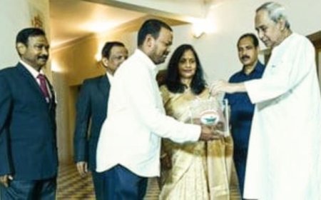 MEMBERS OF RAJYA SAINIK BOARD PRESENTED FLAG OF ARMED FORCES TO CM NAVEEN PATNAIK
