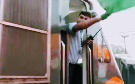 AMRIT BHARAT EXPRESS WELCOMED IN BHUBANESWAR