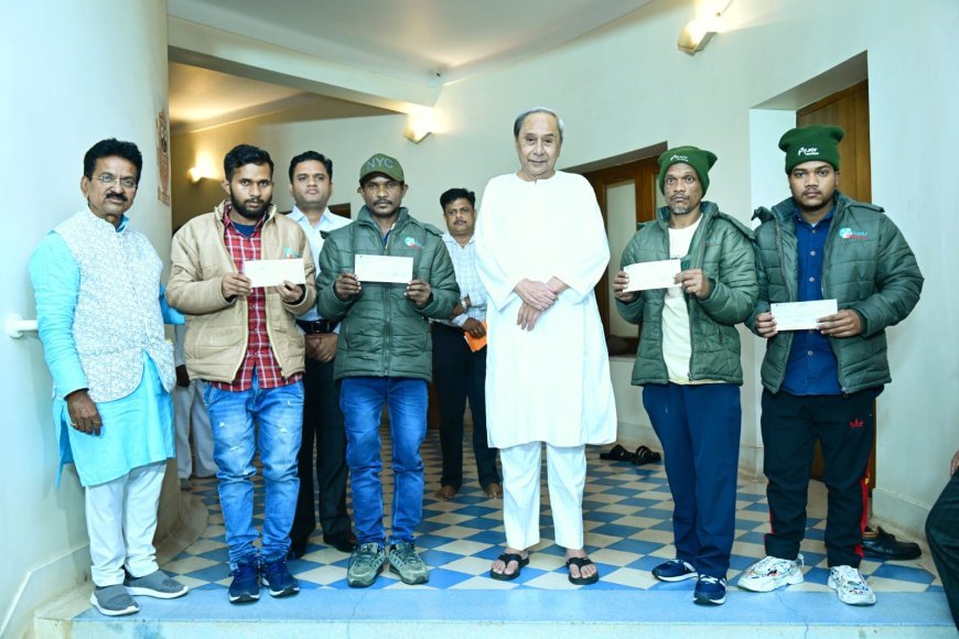 ମୁଖ୍ୟମନ୍ତ୍ରୀଙ୍କୁ ଭେଟିଲେ ୪ ଓଡ଼ିଆ ଶ୍ରମିକ