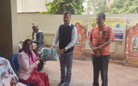 ଜୟ ମା ଭବାନୀ ଟ୍ରଷ୍ଟ ପକ୍ଷରୁ ଶୀତ ଦିନ ଅବସରରେ ଦିବ୍ୟାଙ୍ଗ ପୁରୁଷ ଓ ମହିଳା ଙ୍କୁ ସୁଇଟର ପ୍ରଦାନ