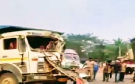 20 SRIMANDIR PARIKRAMA PRAKALPA TOURISTS INJURED AFTER TRUCK HITS BUS IN KHORDHA