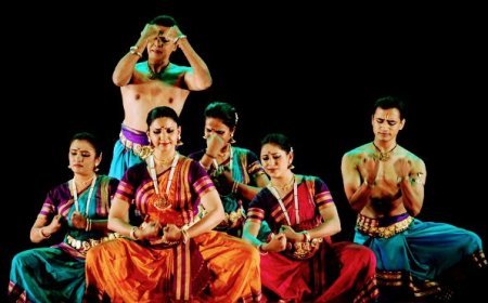 CONCLUDING EVENING OF DHAULI-KALINGA MAHOTSAV DROPS WITH BHARATNATYAM & CONTEMPORARY MARTIAL ART