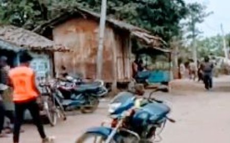 RESIDENTS OF 20 VILLAGES LAUNCH 12-HOUR ROAD BLOCK AGITATION IN KALAHANDI