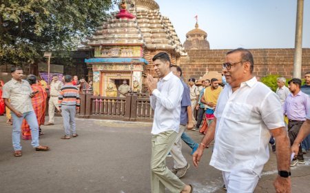 5T CHAIRMAN KARTIK PANDIAN VISITS EKAMRA KHETRA, MAKES EARLY MORNING INSPECTION OF PROJECT
