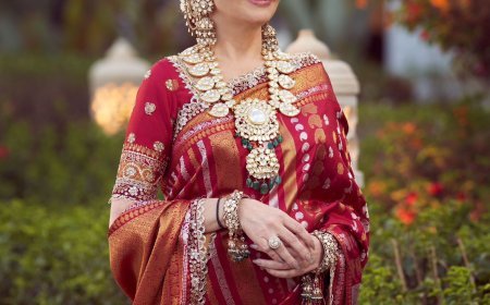 NITA AMBANI DONS THE WORLD-FAMOUS HANDLOOM KANCHIPURAM SAREE