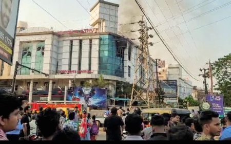 MAJOR FIRE BREAKS OUT AT RESTAURANT IN BHUBANESWAR
