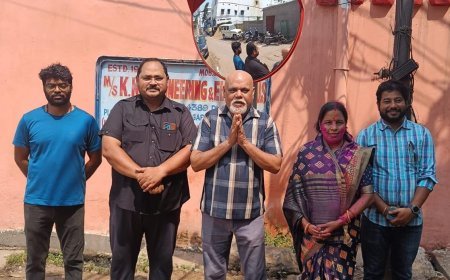 କମଳା ବୈକୁଣ୍ଠ ଫାଉଣ୍ଡେସନ ଦ୍ବାରା ରୋଡ ଶେଫ୍ଟି ମିରର ପ୍ରତିଷ୍ଠା