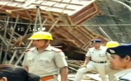 UNDER-CONSTRUCTION ROOF OF PURI STATION COLLAPSED