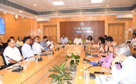 ସମ୍ଭାବ୍ୟ ଗ୍ରୀଷ୍ମଋତୁକାଳୀନ ବାତ୍ୟାକୁ ଦୃଷ୍ଟିରେ ରଖି ପ୍ରାକ୍‌ ବାତ୍ୟା ପ୍ରସ୍ତୁତି ବୈଠକ ଅନୁଷ୍ଠିତ