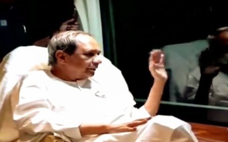 ODISHA CM HOLDS ROADSHOW IN BHUBANESWAR