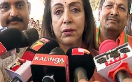 VETERAN ACTRESS HEMA MALINI ARRIVES IN BHUBANESWAR