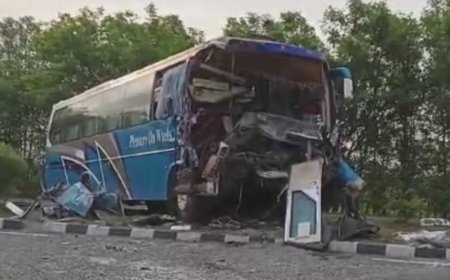 DRIVER KILLED, TEN INJURED AFTER BUS RAMS INTO HYVA