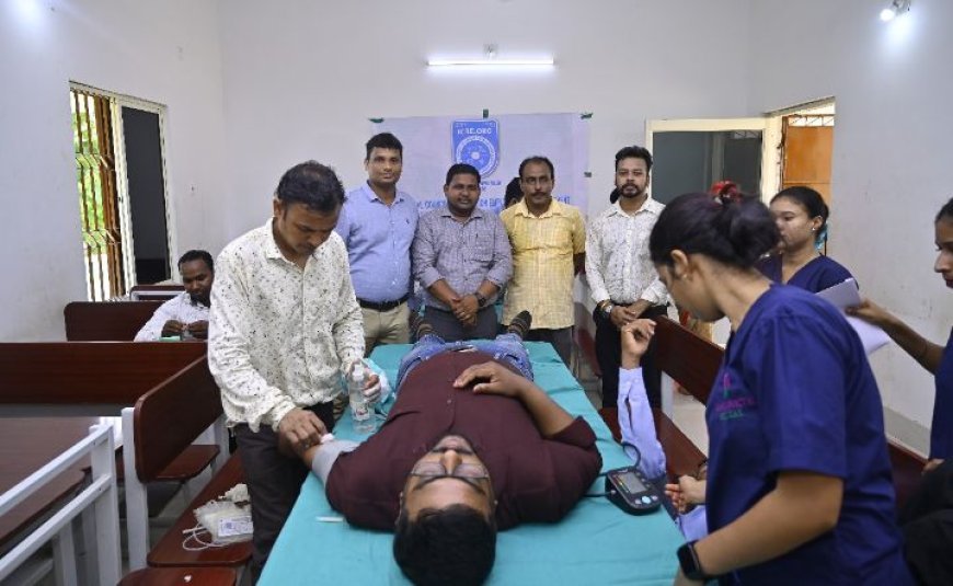 ପ୍ରବଳ ଗ୍ରୀଷ୍ମ ପ୍ରବାହ ରେ ରକ୍ତର ଅଭାବ ଦୂର କରିବା ପାଇଁ ବାଙ୍କୀ ରେ ଜରୁରୀ କାଳୀନ ରକ୍ତଦାନ ଶିବିର ରକ୍ତ ସଂଗ୍ରହ