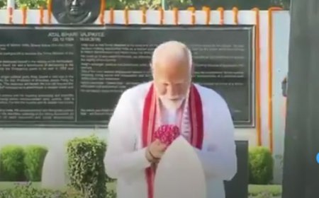 PM-DESIGNATE NARENDRA MODI PAYS TRIBUTE TO MAHATMA GANDHI, ATAL BIHARI VAJPAYEE AHEAD OF SWEARING-IN CEREMONY