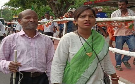 Visually Impaired Man Attends New Odisha CM’s Oath Taking Ceremony, Another Man Walks 60 Km To Reach Venue