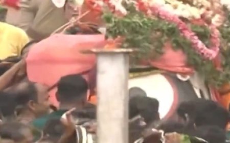 SEA OF DEVOTEES THRONG PURI FOR SNANA JATRA