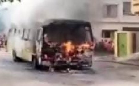 MO BUS CATCHES FIRE IN CUTTACK