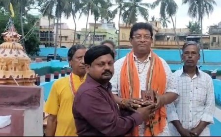 ଶ୍ରୀ ଜଗନ୍ନାଥ ଚାରିଟେବୁଲ ଟ୍ରଷ୍ଟ ପକ୍ଷରୁ ଜଗନ୍ନାଥ ସେନା ର ଆବାହକଙ୍କୁ ସମ୍ୱର୍ଦ୍ଧନା