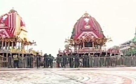 LAKHS OF DEVOTEES GATHER AT PURI BADA DANDA TO WITNESS RATH JATRA
