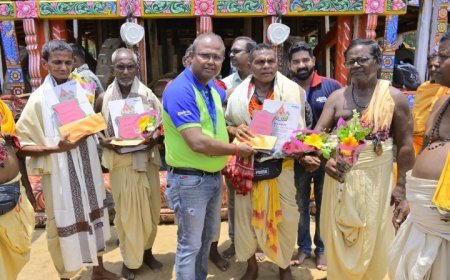 DALMIA BHARAT HONOURS ODISHA'S RATH SHILPAKAR WITH DSP EXPERT RATH SHILPKARS SAMMAN