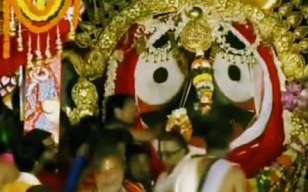SUNABESHA: ADORNMENT OF THE HOLY TRINITY DEITIES WITH GOLD