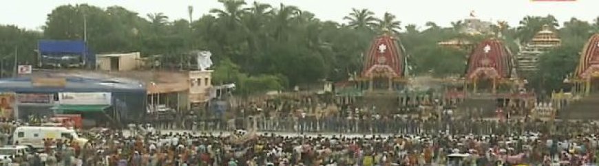 HUGE RUSH OF DEVOTEES WITNESSED AT BADADANDA FOR BAHUDA JATRA