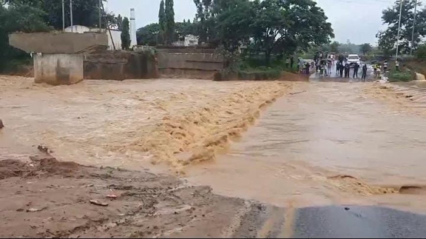 ପ୍ରବଳ ବର୍ଷାରେ ବୁଡ଼ିଲା ଅସ୍ଥାୟୀ ପୋଲ