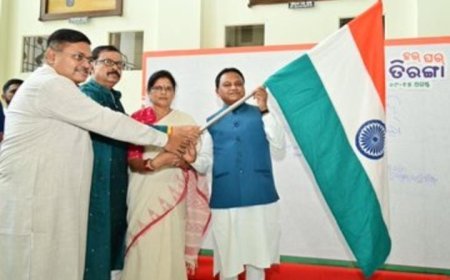 ଲୋକସେବା ଭବନଠାରେ ‘ହର୍ ଘର୍ ତିରଙ୍ଗା ଅଭିଯାନ’ରେ ଯୋଗ ଦେଲେ ମୁଖ୍ୟମନ୍ତ୍ରୀ