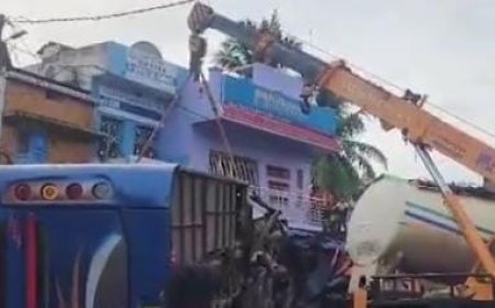 4 killed, 20 injured as gas tanker rams into roadside tea stall