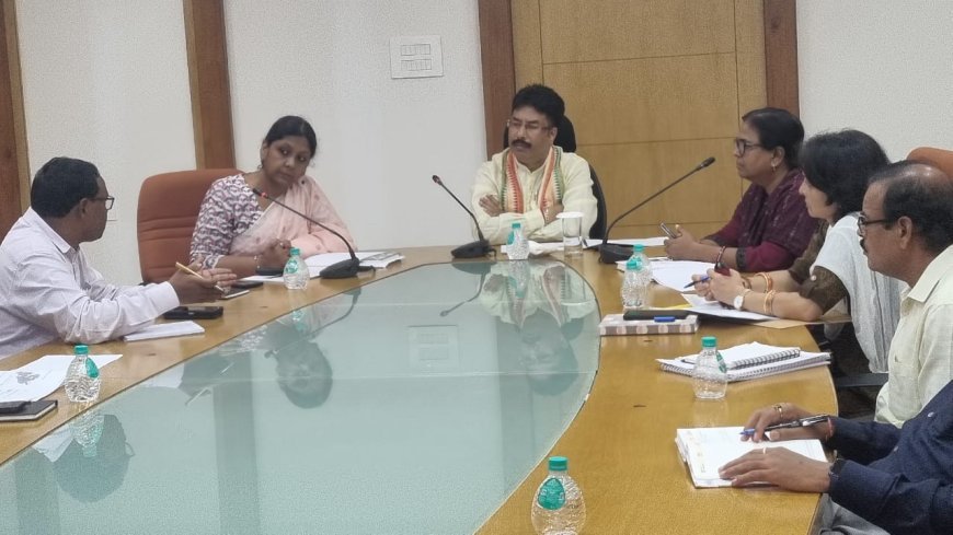 ଓଡ଼ିଶା ରାଜ୍ୟ ଗୃହ ନିର୍ମାଣ ବୋର୍ଡର କାର୍ଯ୍ୟ ସମୀକ୍ଷା କଲେ ଗୃହ ଓ ନଗର ଉନ୍ନୟନ ମନ୍ତ୍ରୀ