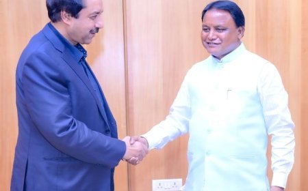 FIH President Tayyab Ikram pays courtesy visit to Chief Minister Mohan Charan Majhi