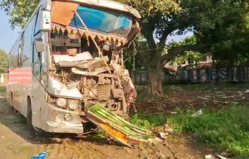 One killed, 20 injured in bus-truck collision