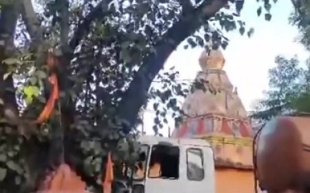 Tanker crashes into 'Shani Mandir' in Balangir