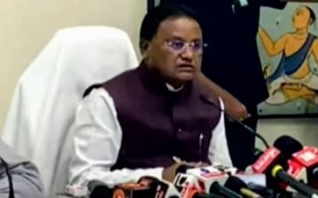 Odisha government to shift 3,72,000 people to safer areas: CM