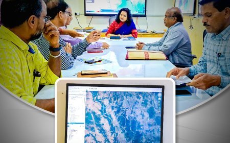 DC-Cum- ACS, DoWR holds review meeting at Flood Control Cell of Secha Sadan  Took stalk of the situation  Nodal officers have been instructed to coordinate district administration to manage possible flood control activities