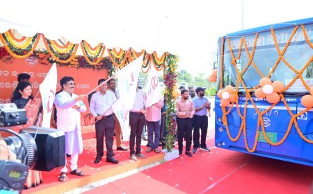 Odisha Housing & Urban Development Minister flags off 12 new electric buses