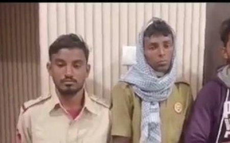 Robbers posing as police loot Rs 2.40 lakh